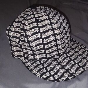 Vintage Vans logo flat bill hat size 7 1/2